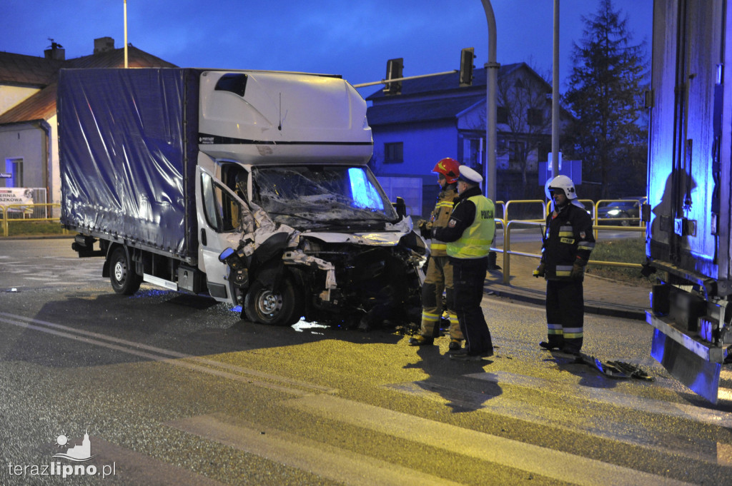 Zderzenie busa i ciężarówki w Lipnie