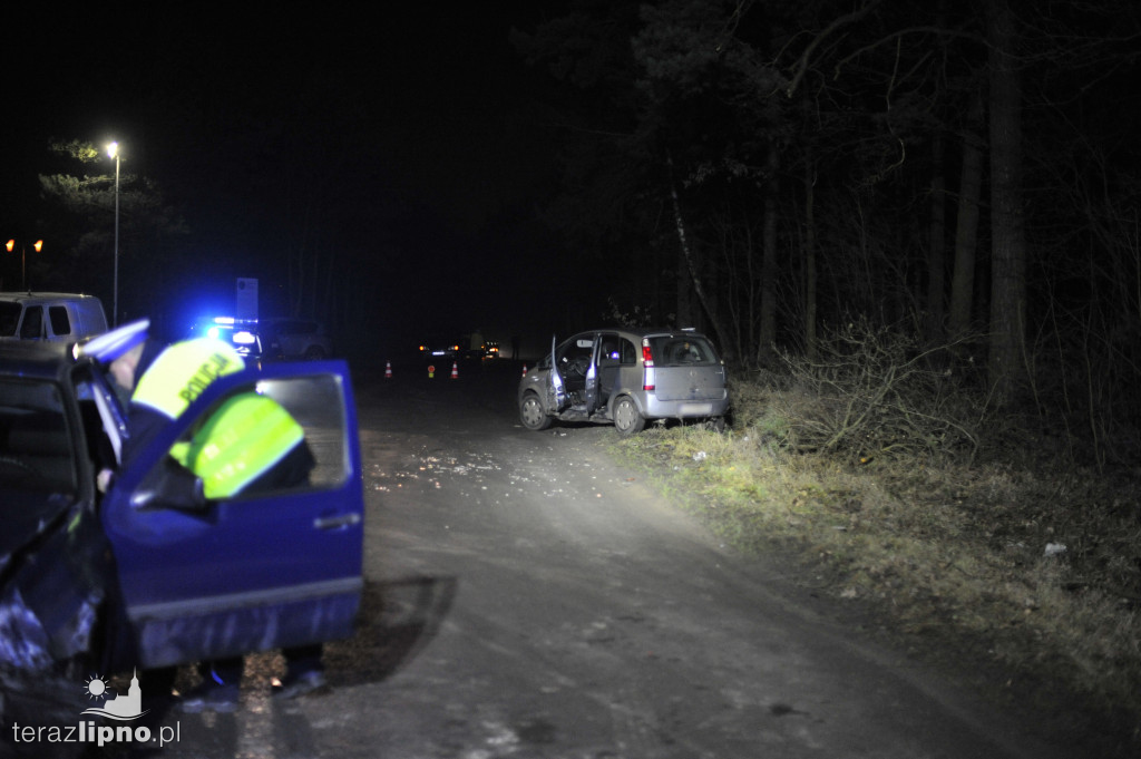 Volkswagen uderzył w opla na Wyszyńskiego