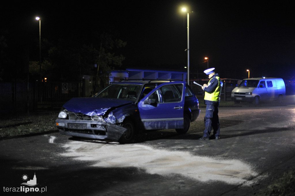 Volkswagen uderzył w opla na Wyszyńskiego