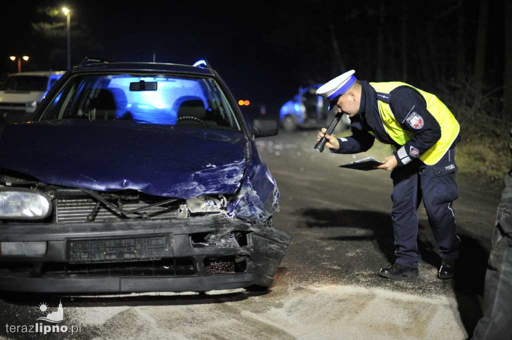 Volkswagen uderzył w opla na Wyszyńskiego