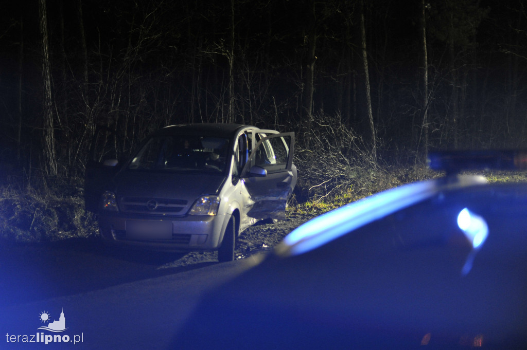 Volkswagen uderzył w opla na Wyszyńskiego