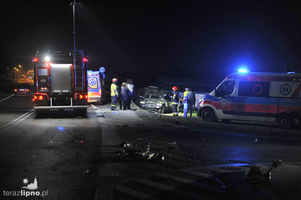 Kolizja peugeota i opla na DK 10
