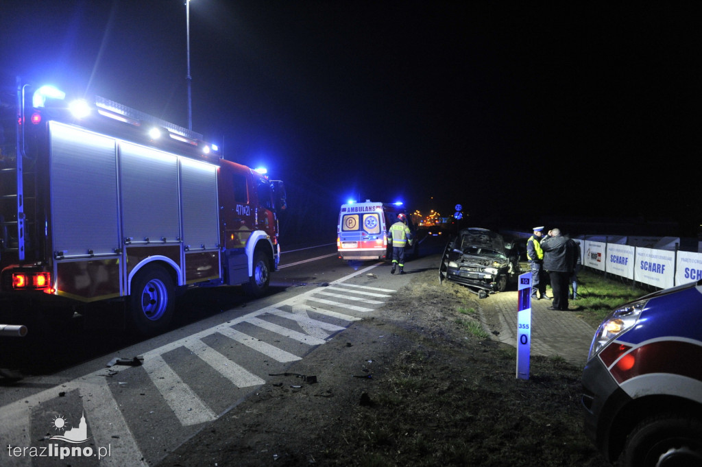 Kolizja peugeota i opla na DK 10