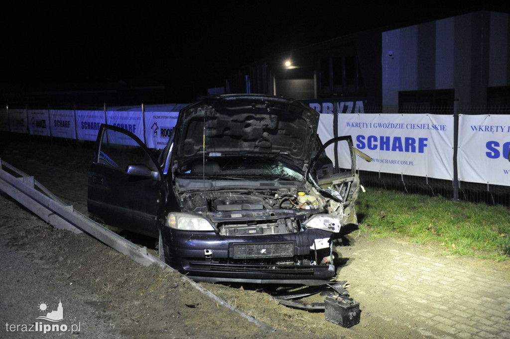 Kolizja peugeota i opla na DK 10