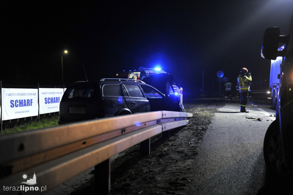 Kolizja peugeota i opla na DK 10