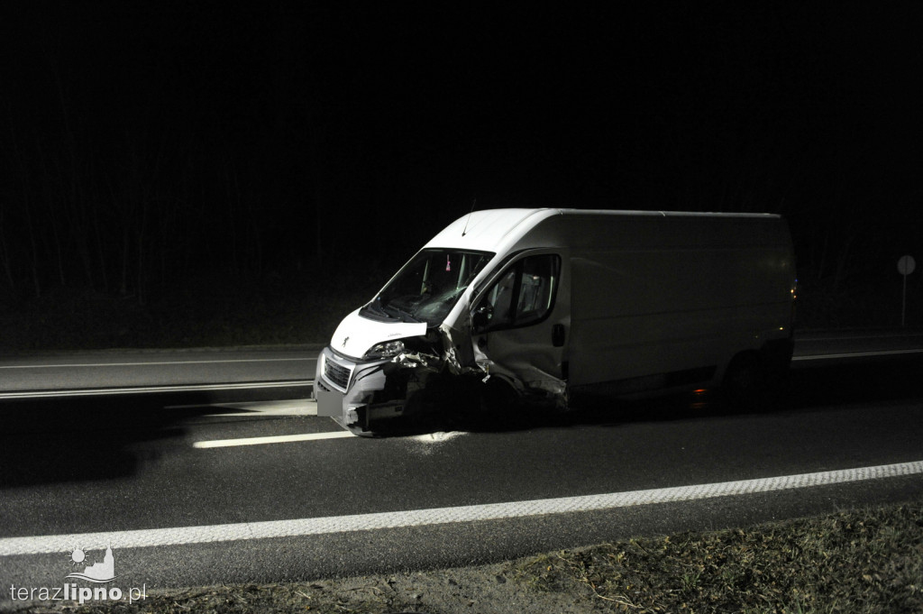 Kolizja peugeota i opla na DK 10