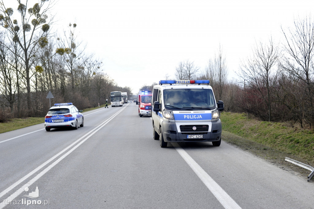 Ciężarówka wpadła do rowu na DK 10