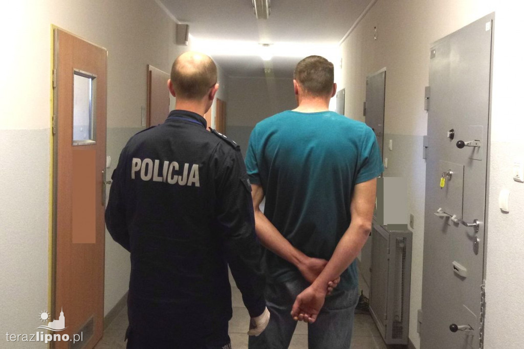 Trzech mężczyzn strzelało w kierunku pojazdu
