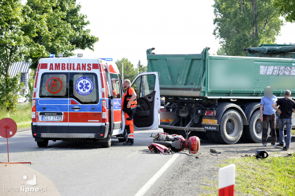 Zderzenie motoroweru i ciężarówki na DK 67