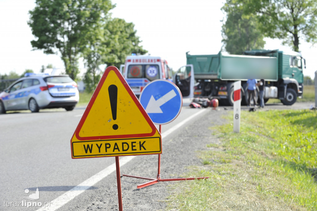 Zderzenie motoroweru i ciężarówki na DK 67