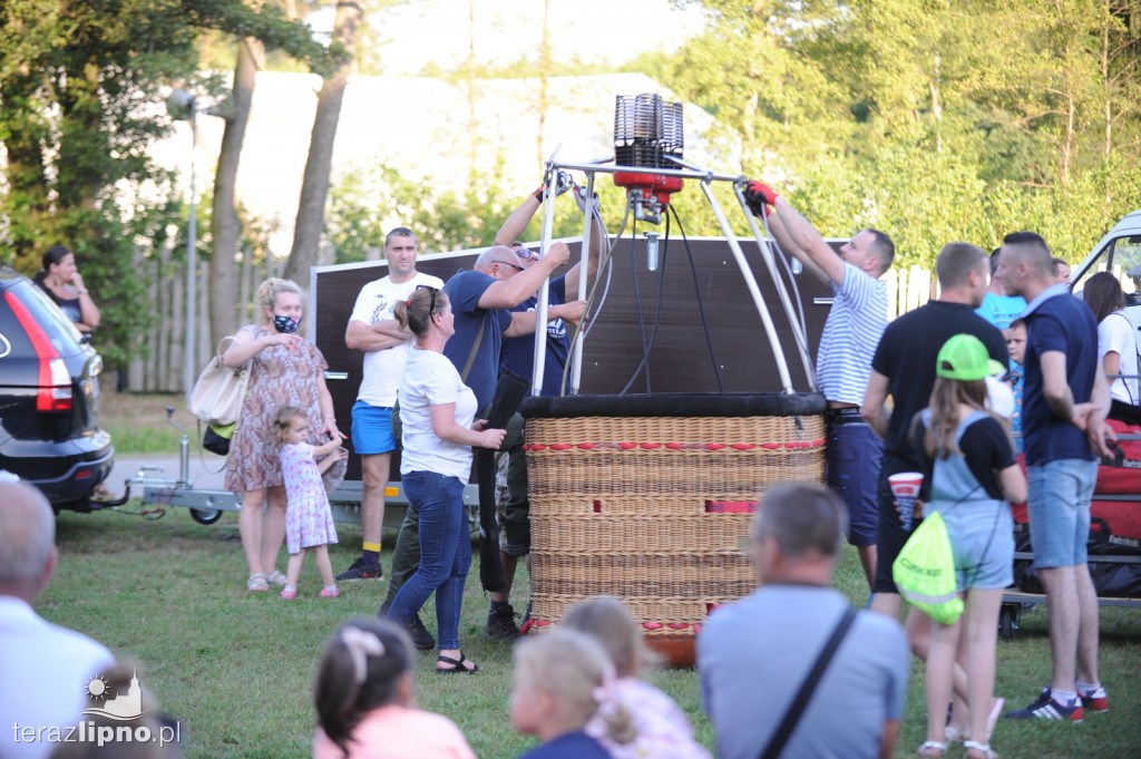 Panorama z lotu ptaka. Festiwal balonów w Lipnie