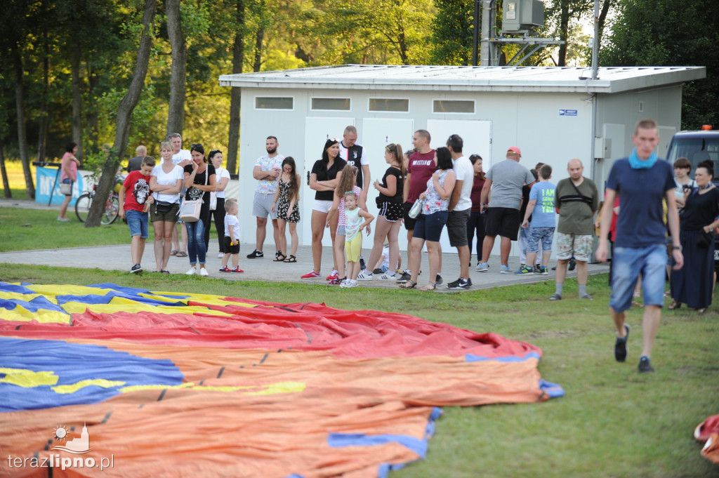 Panorama z lotu ptaka. Festiwal balonów w Lipnie
