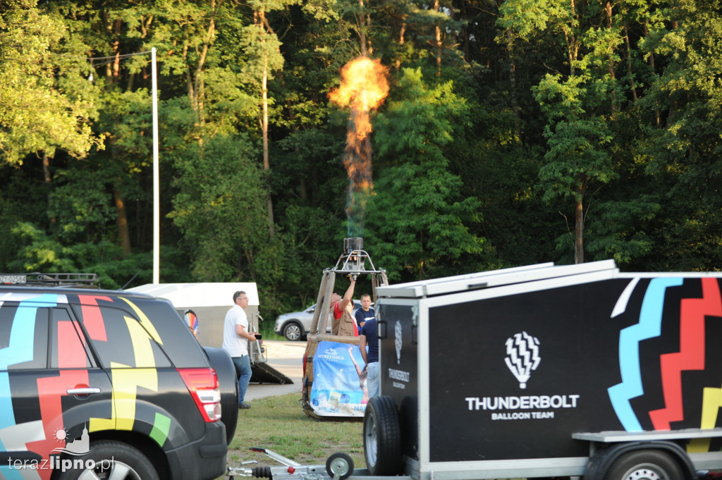 Panorama z lotu ptaka. Festiwal balonów w Lipnie