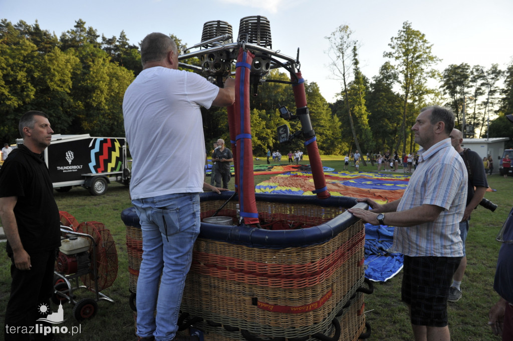 Panorama z lotu ptaka. Festiwal balonów w Lipnie