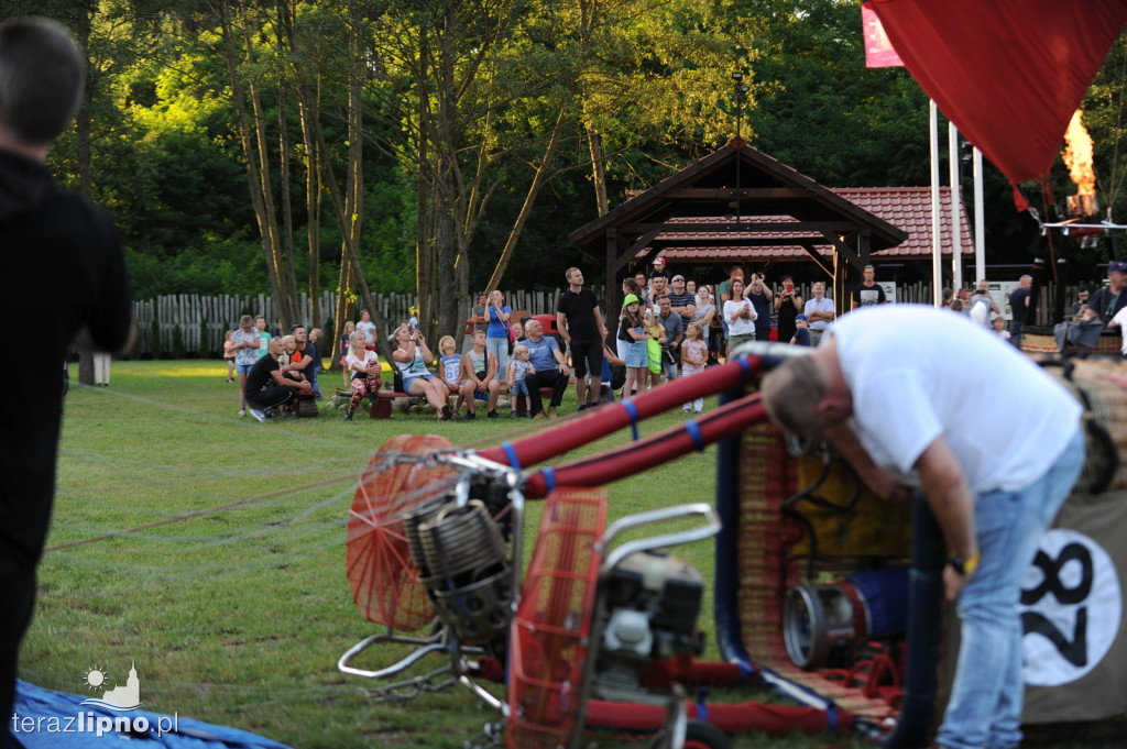 Panorama z lotu ptaka. Festiwal balonów w Lipnie