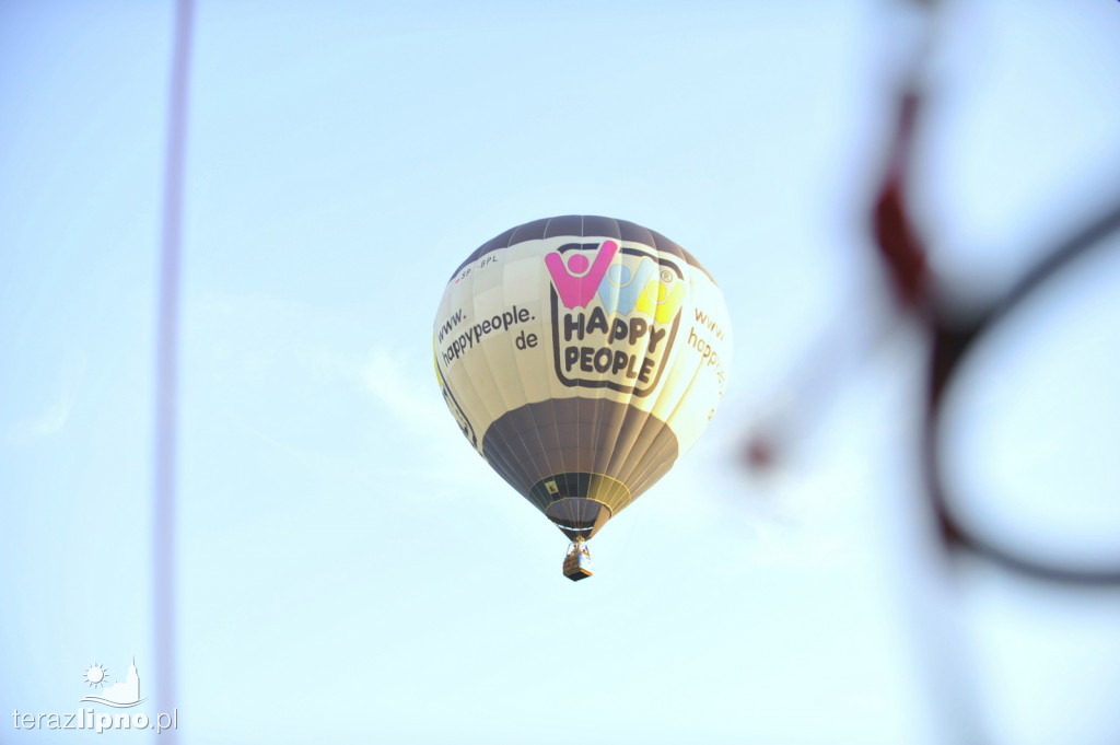 Panorama z lotu ptaka. Festiwal balonów w Lipnie