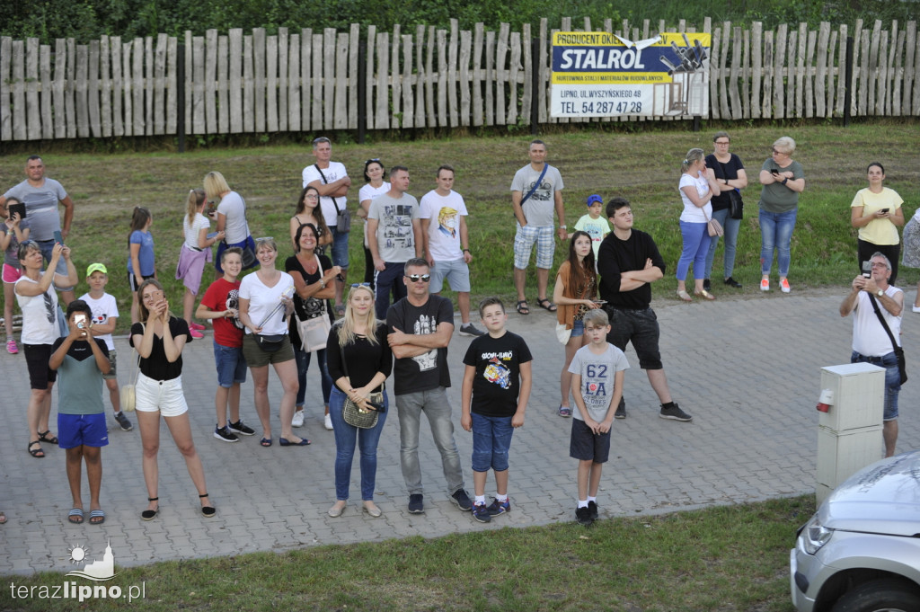 Panorama z lotu ptaka. Festiwal balonów w Lipnie