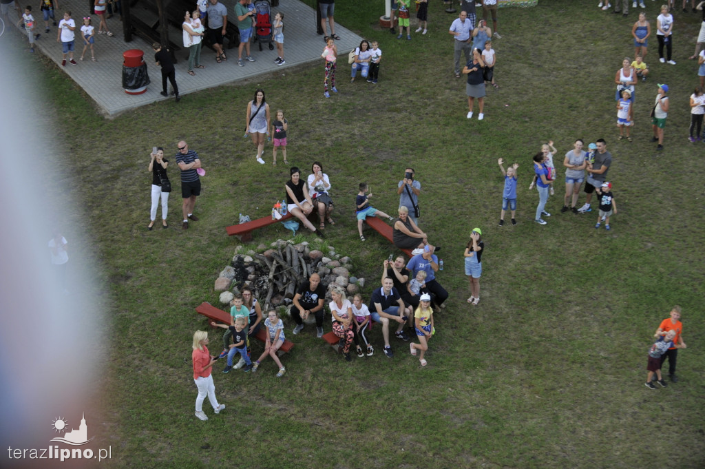 Panorama z lotu ptaka. Festiwal balonów w Lipnie