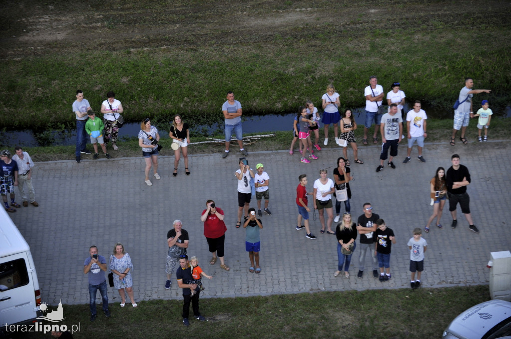 Panorama z lotu ptaka. Festiwal balonów w Lipnie
