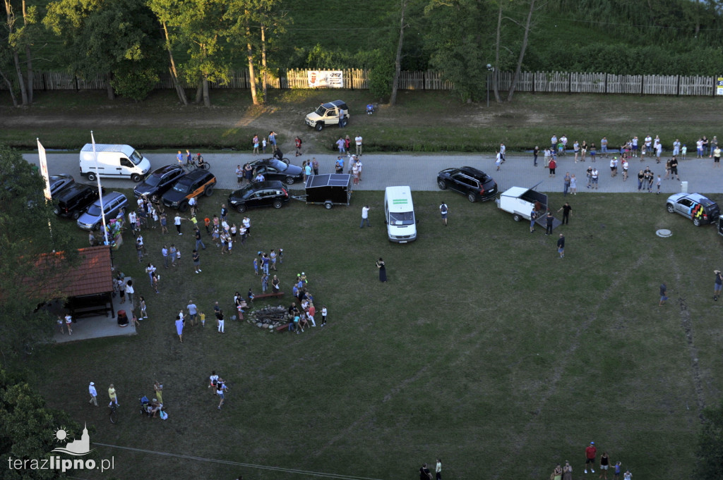 Panorama z lotu ptaka. Festiwal balonów w Lipnie