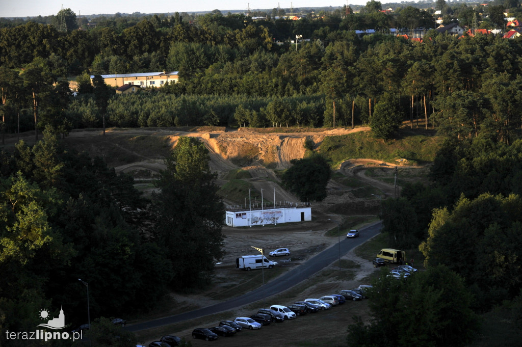 Panorama z lotu ptaka. Festiwal balonów w Lipnie