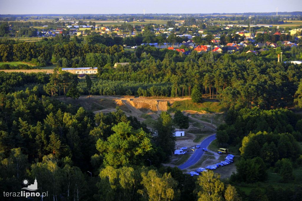 Panorama z lotu ptaka. Festiwal balonów w Lipnie