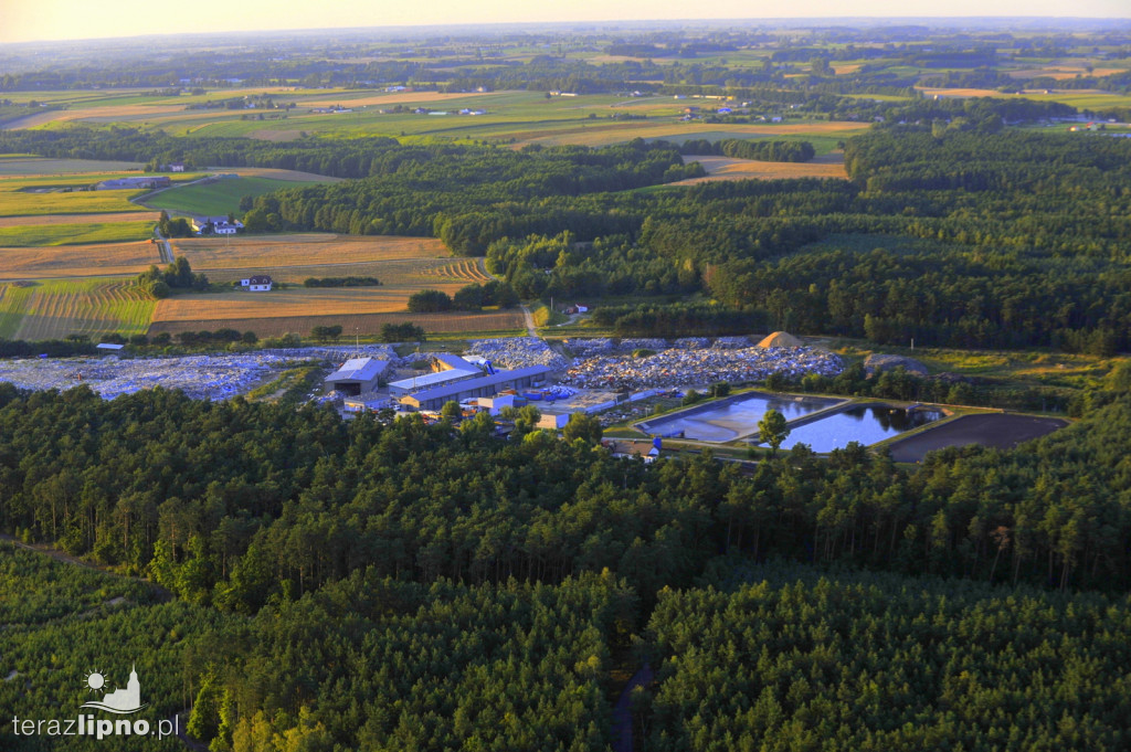 Panorama z lotu ptaka. Festiwal balonów w Lipnie