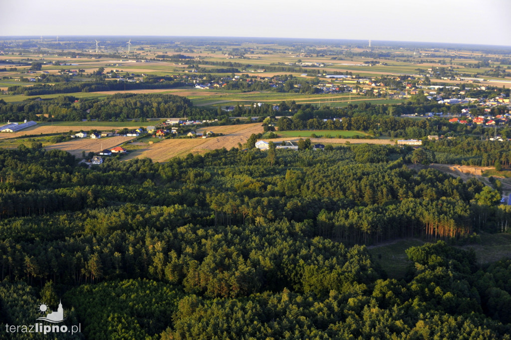 Panorama z lotu ptaka. Festiwal balonów w Lipnie