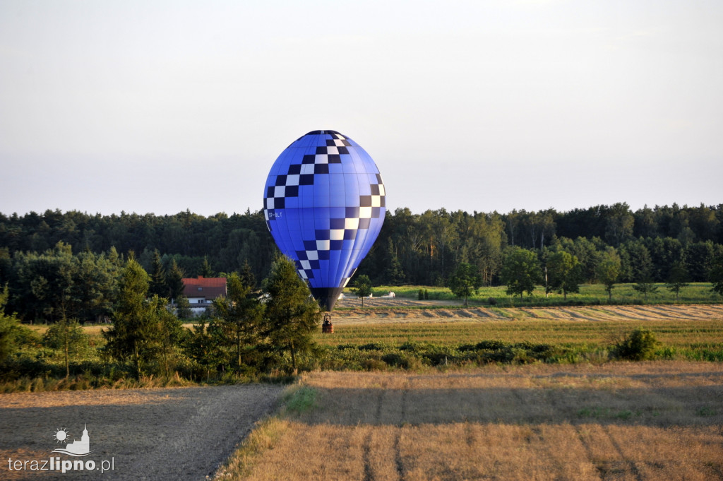 Panorama z lotu ptaka. Festiwal balonów w Lipnie