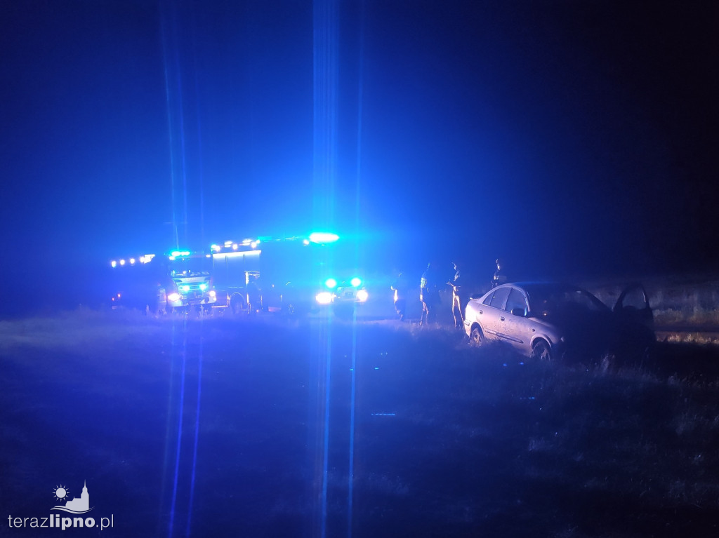 Kierujący nissanem wypadł z drogi