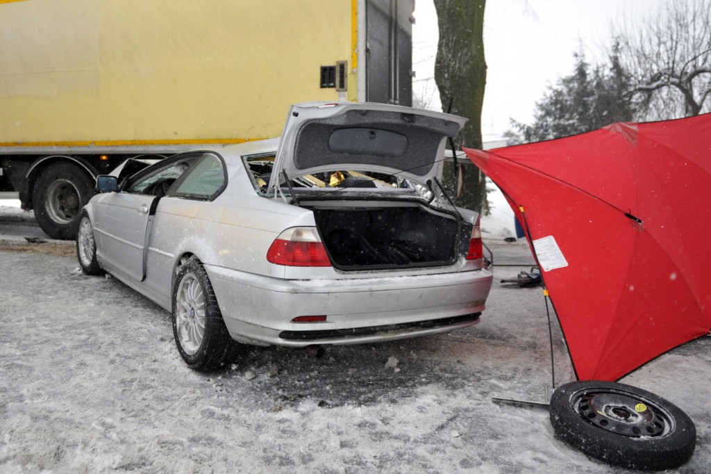 Tragiczny wypadek na dw 557 w Okręgu