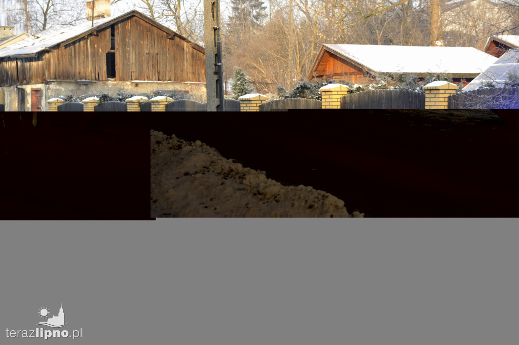 Lipno: Kierowca audi rozbił samochód na słupie