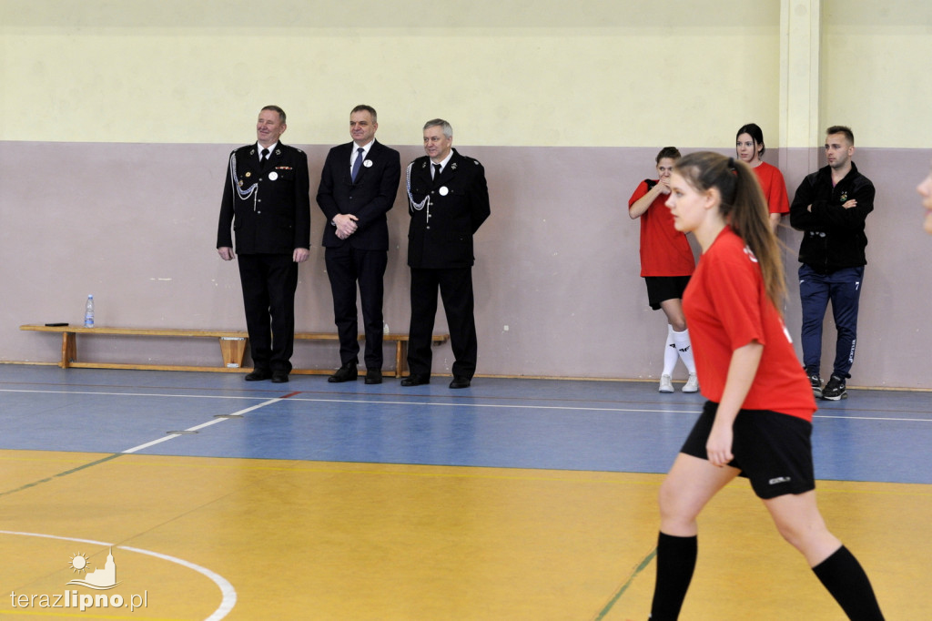 Turniej piłki halowej MDP w Karnkowie