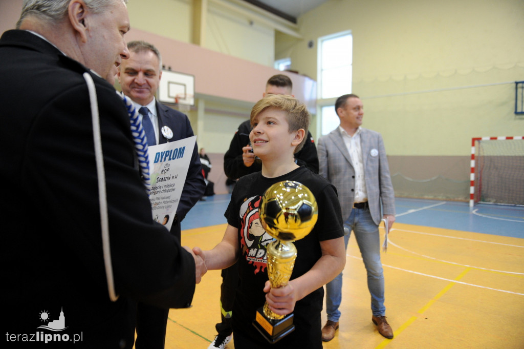 Turniej piłki halowej MDP w Karnkowie