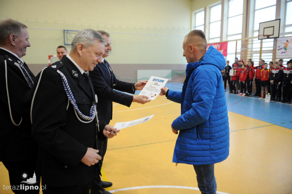 Turniej piłki halowej MDP w Karnkowie