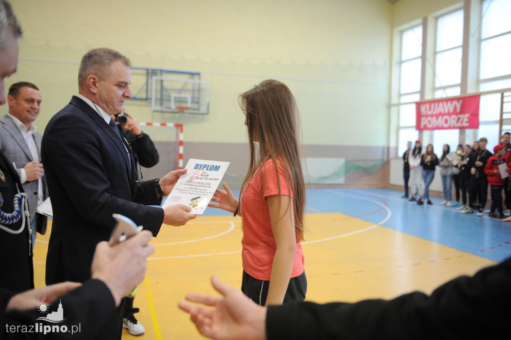Turniej piłki halowej MDP w Karnkowie