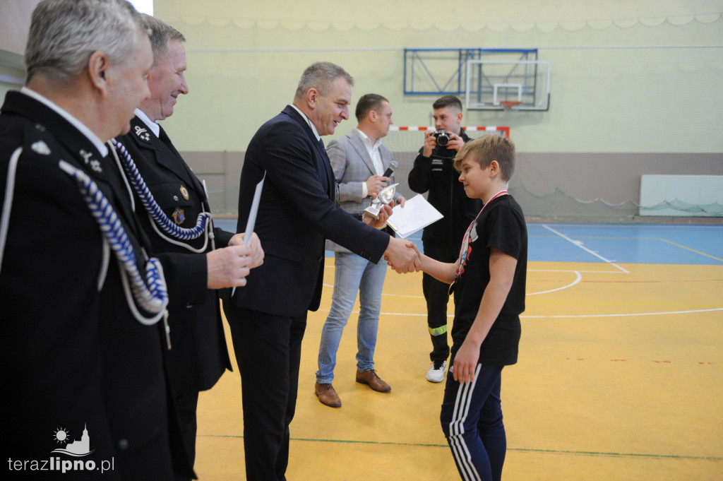 Turniej piłki halowej MDP w Karnkowie