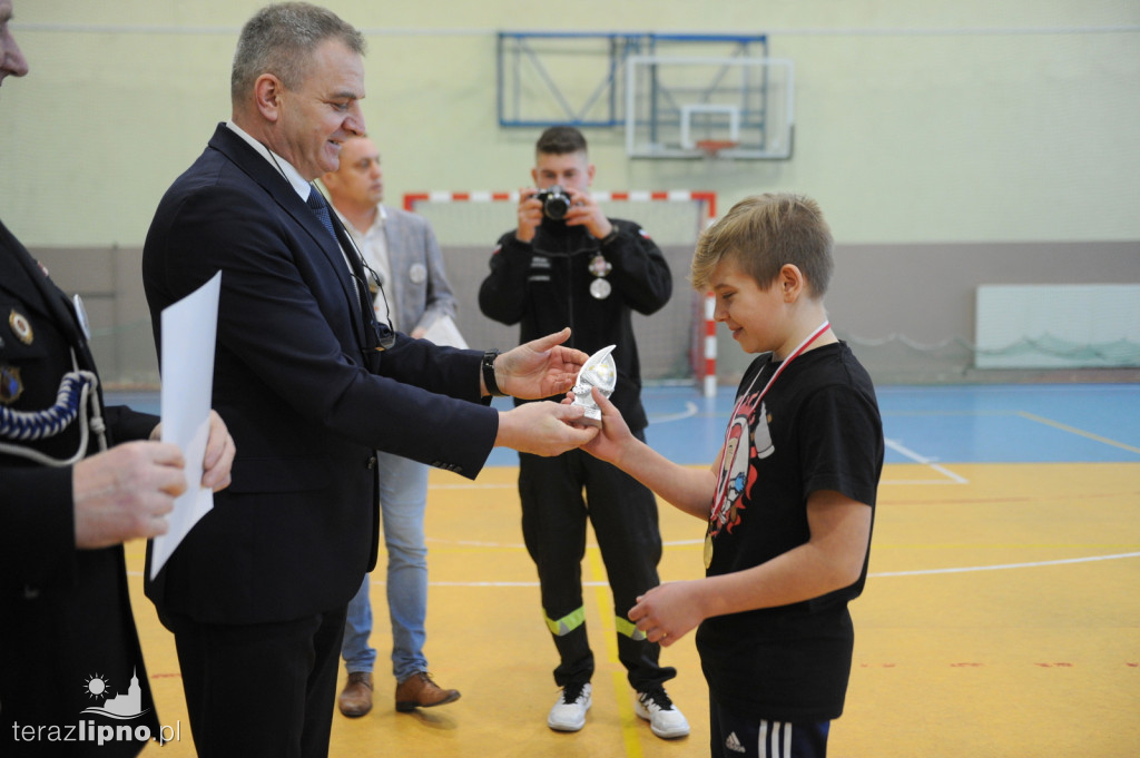 Turniej piłki halowej MDP w Karnkowie