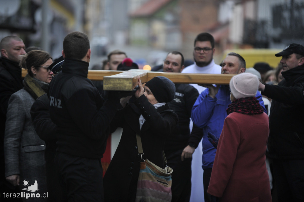 Lipno: Droga krzyżowa przeszła ulicami miasta