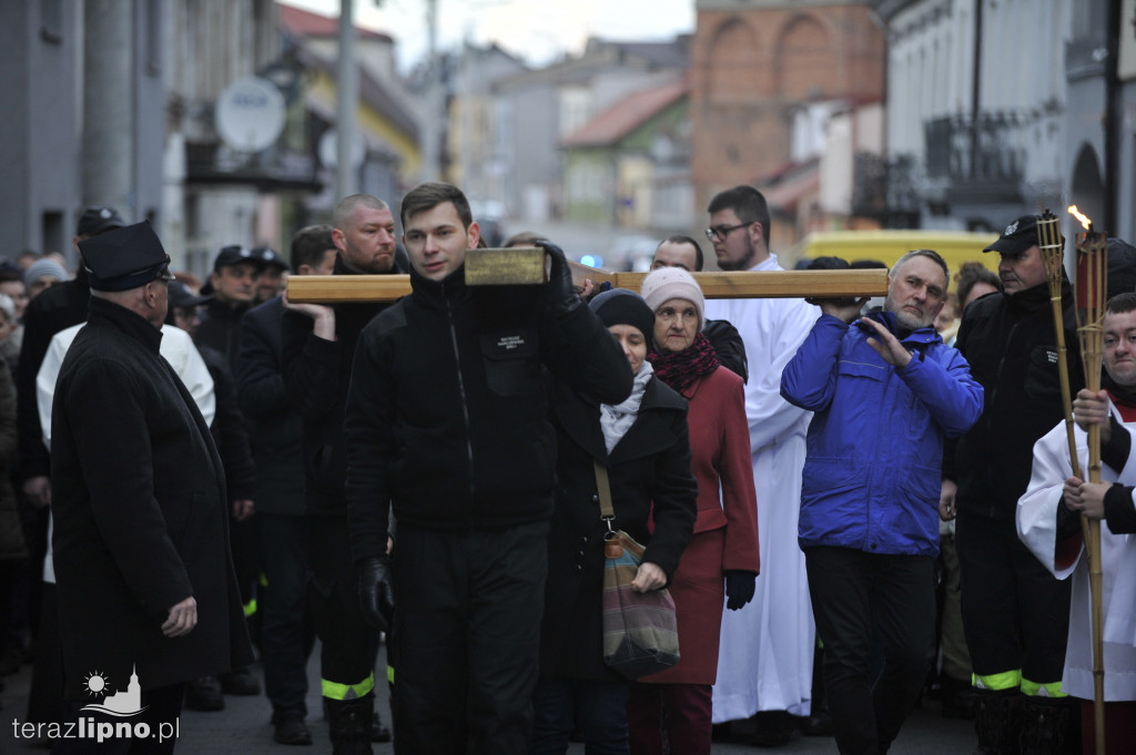 Lipno: Droga krzyżowa przeszła ulicami miasta