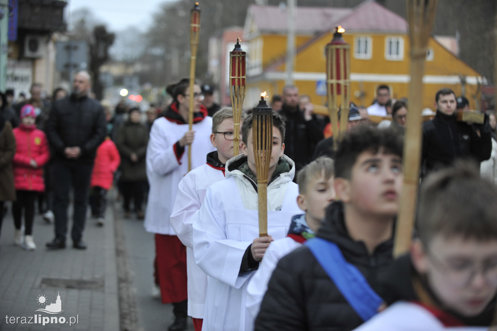 Lipno: Droga krzyżowa przeszła ulicami miasta