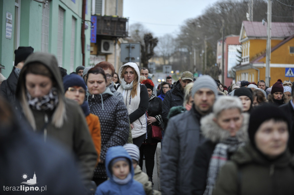 Lipno: Droga krzyżowa przeszła ulicami miasta