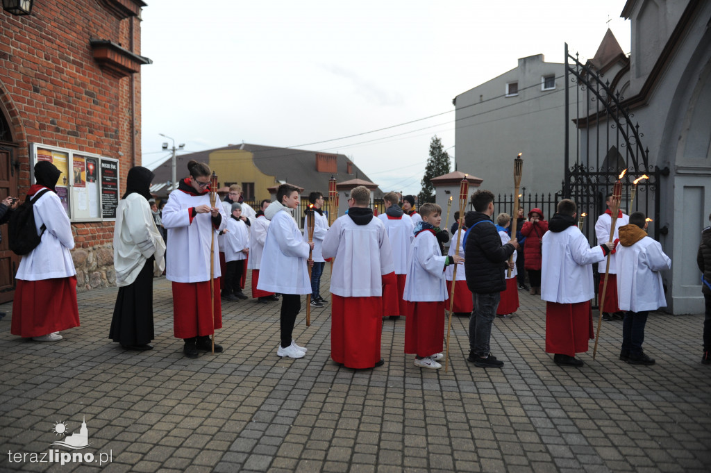 Lipno: Droga krzyżowa przeszła ulicami miasta