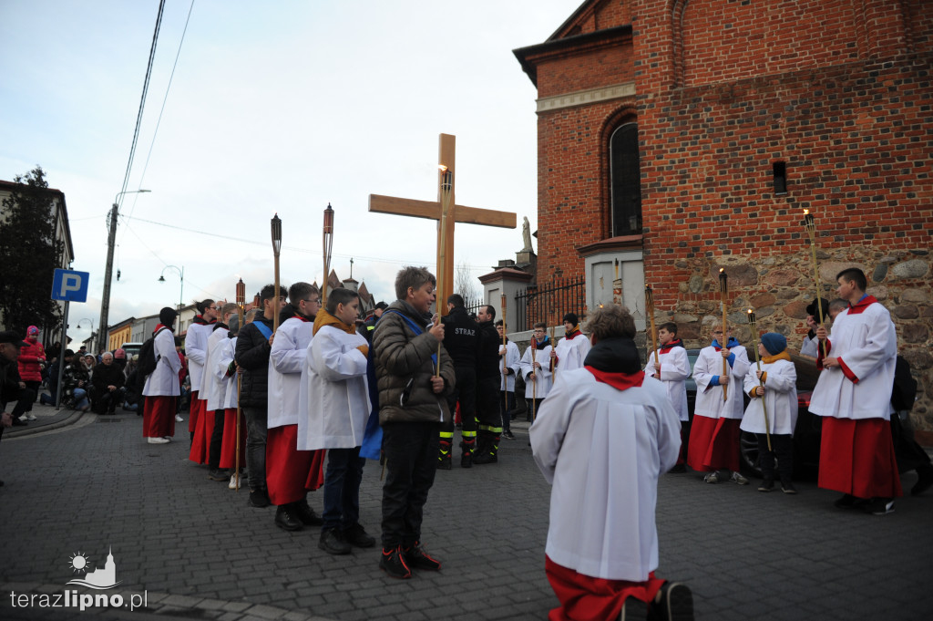 Lipno: Droga krzyżowa przeszła ulicami miasta