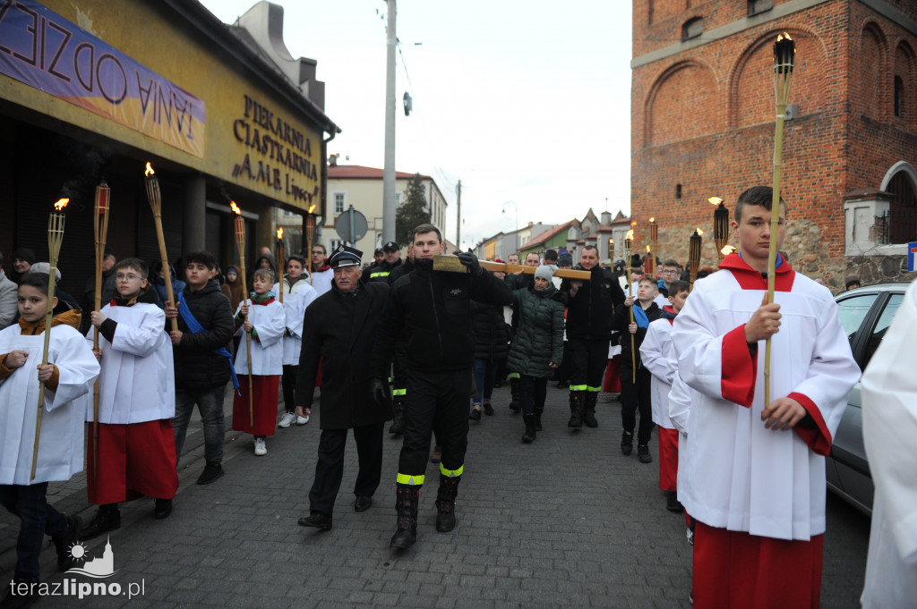 Lipno: Droga krzyżowa przeszła ulicami miasta