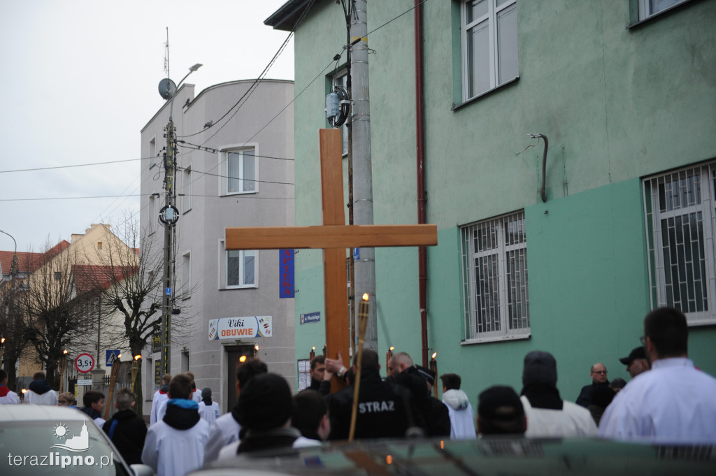 Lipno: Droga krzyżowa przeszła ulicami miasta