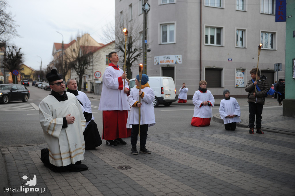 Lipno: Droga krzyżowa przeszła ulicami miasta