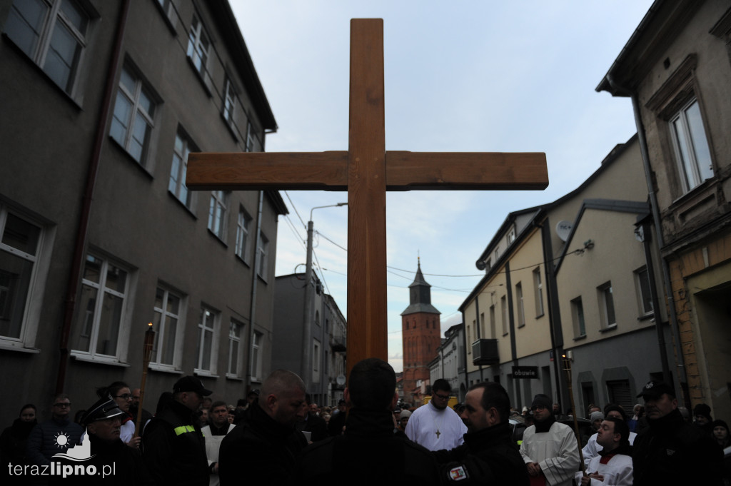 Lipno: Droga krzyżowa przeszła ulicami miasta