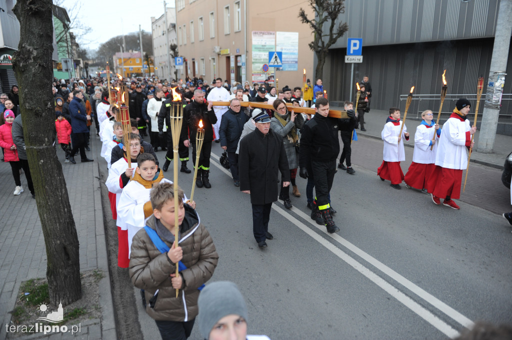 Lipno: Droga krzyżowa przeszła ulicami miasta