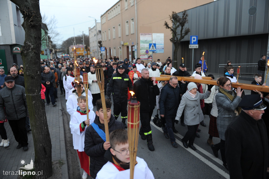 Lipno: Droga krzyżowa przeszła ulicami miasta